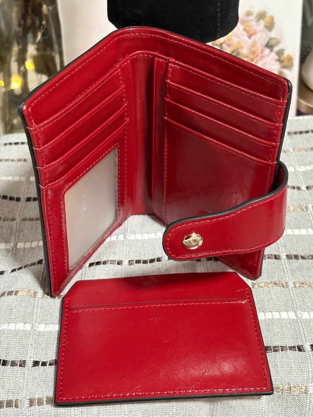 Bostanten Lnna Hand Tooled Leather Wallet - Wine Red - Picture 12 of 16